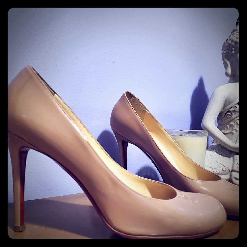 Christian Louboutin Nude Pumps